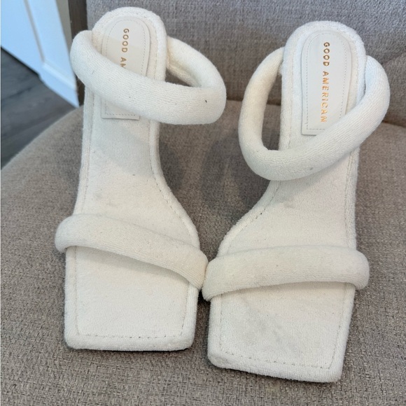 🔥🔥Good American Heels - Picture 2 of 7